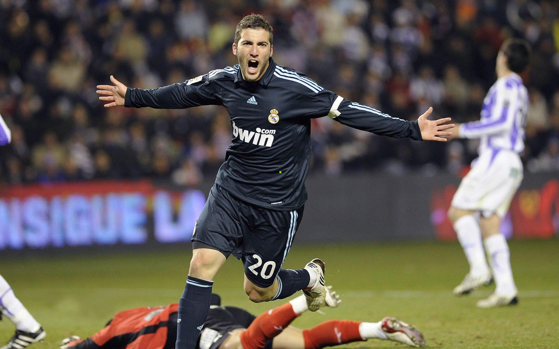 维尼修斯续约谈判迎来关键转折，球员展现灵活性，皇马接近达成新协议